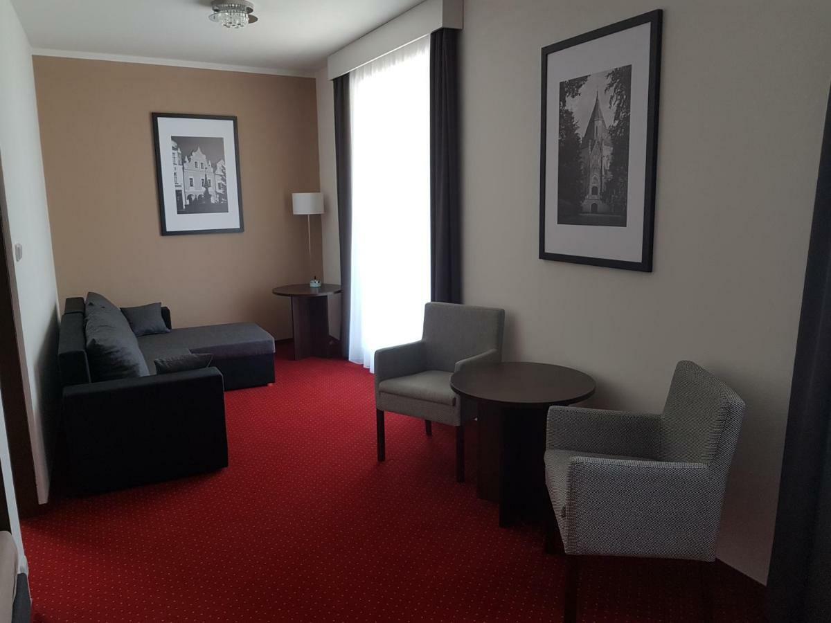 Wellness Hotel Harmonie Třeboň מראה חיצוני תמונה