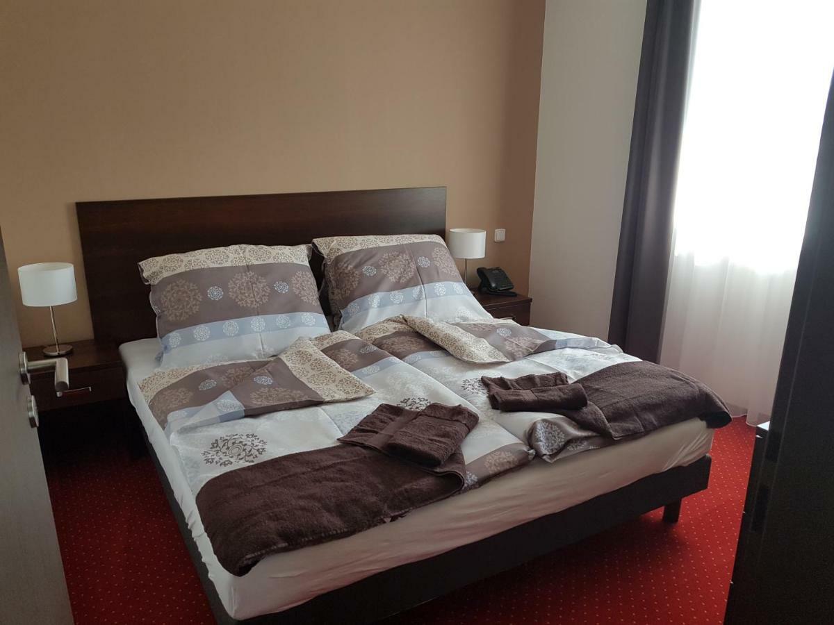 Wellness Hotel Harmonie Třeboň מראה חיצוני תמונה
